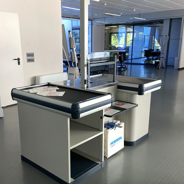 Masă casă de marcat compactă pentru retail de proximitate cu bandă transportoare scurtă 1