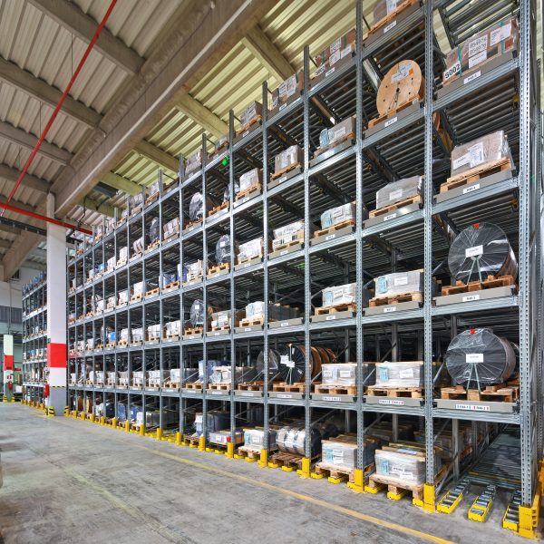 Sistem rafturi metalice clasic cu rigidizare centrală Superbuild 2